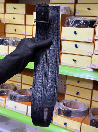 Sporty Buckle Belt – Comfort on the Move