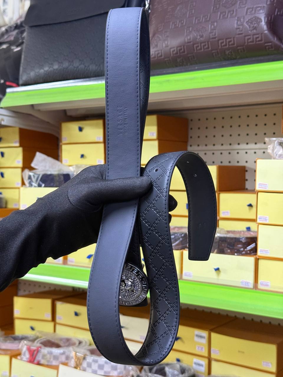 Alloy Buckle Fashion Belt – A Touch of Brilliance