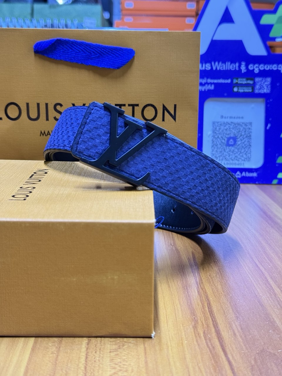 Stylish moments, tied together