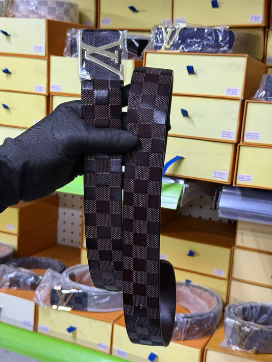 Jet Black Executive Belt – Power in Every Detail