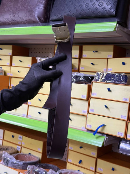 Jet Black Executive Belt – Power in Every Detail