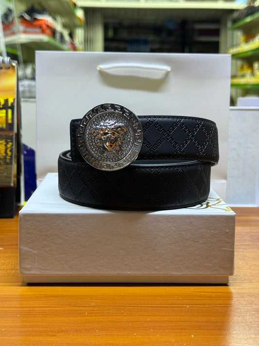 Alloy Buckle Fashion Belt – A Touch of Brilliance